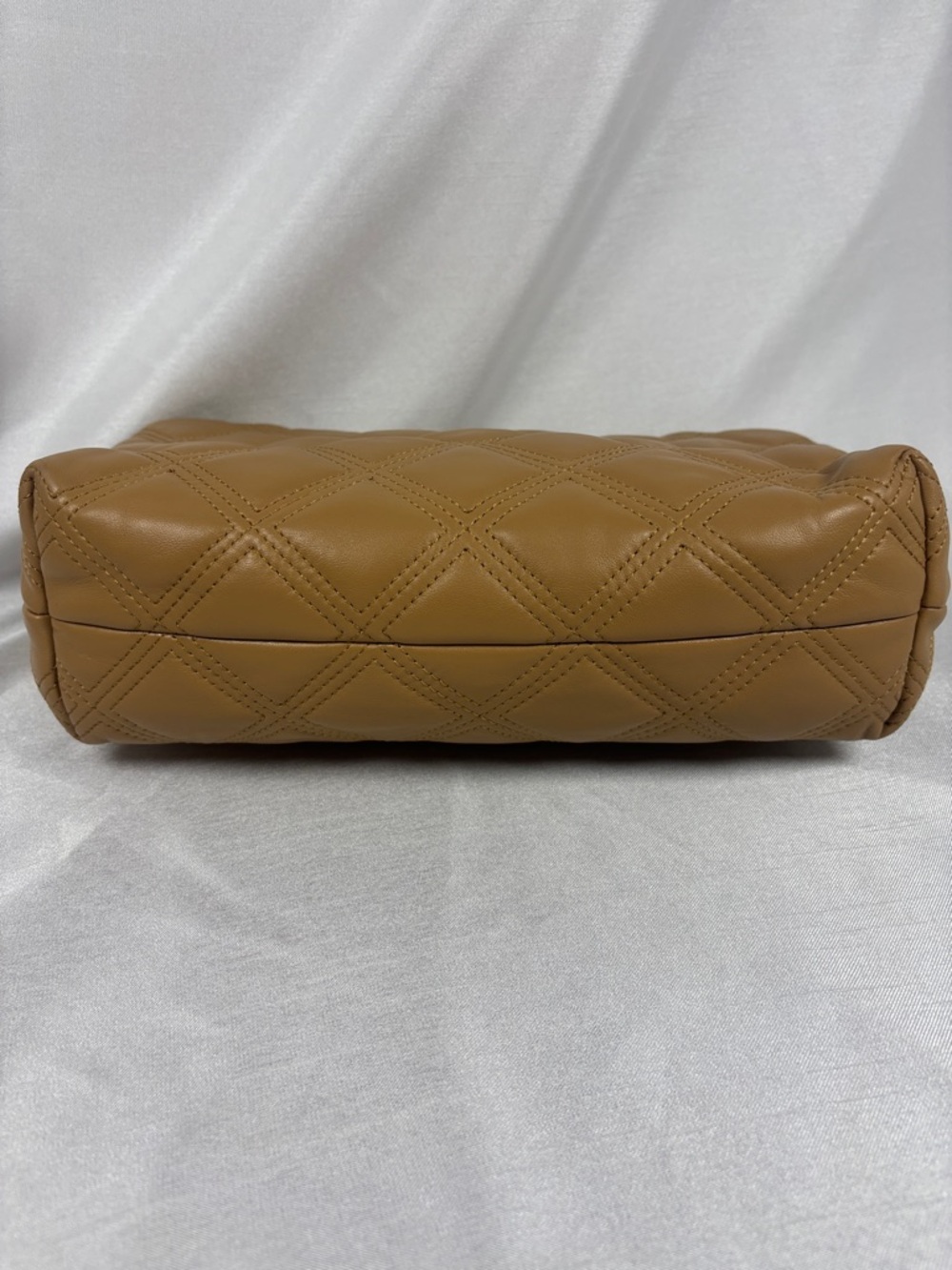 Tory Burch Quilted Leather Shoulder Bag - Camel with Gold Chain - Picture 5 of 10